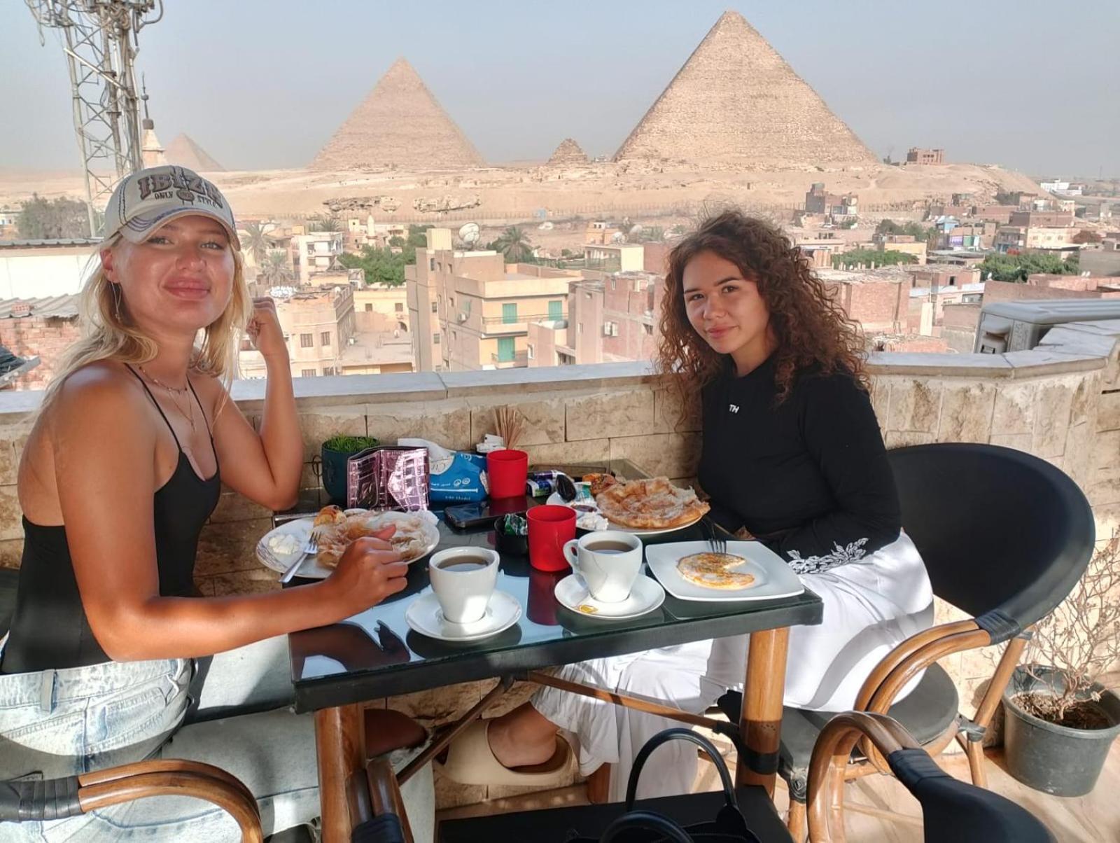 Imhotep Pyramids View Inn Kafrat al Jabal Exterior photo